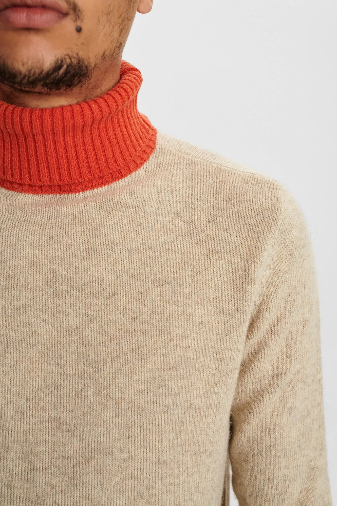 AKNICO ROLL NECK LAMBSWOOL KNIT - Brown Rice