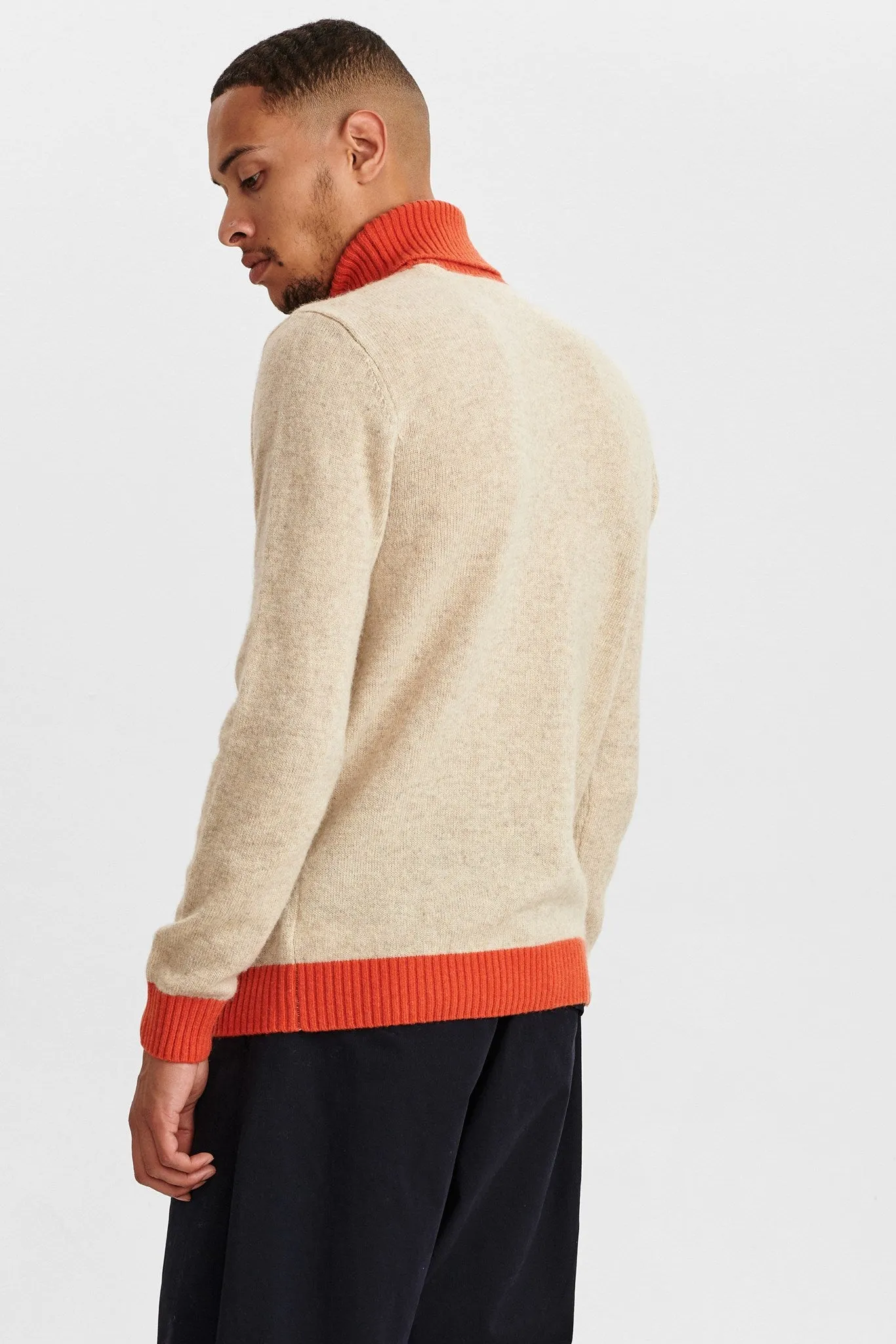 AKNICO ROLL NECK LAMBSWOOL KNIT - Brown Rice
