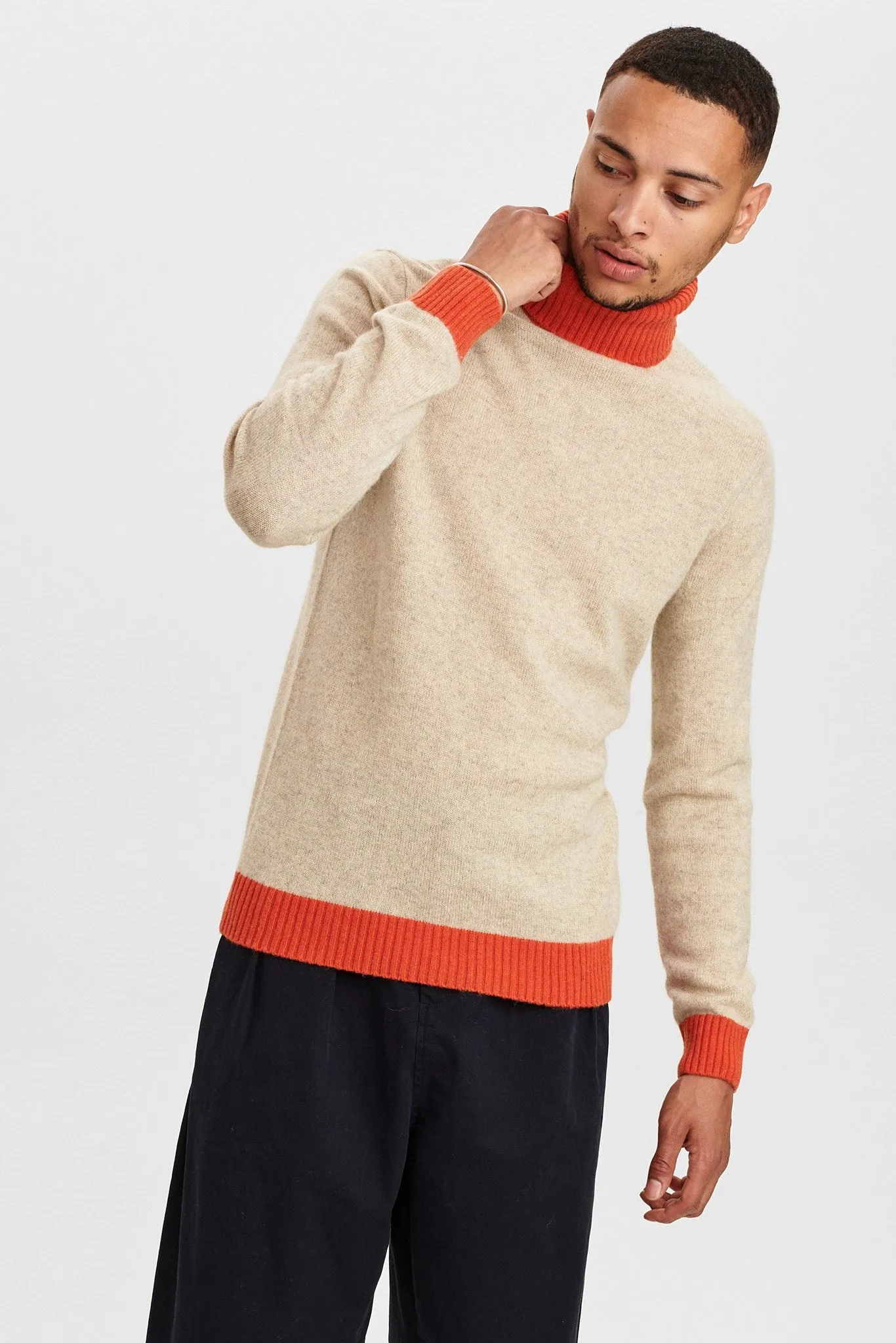 AKNICO ROLL NECK LAMBSWOOL KNIT - Brown Rice